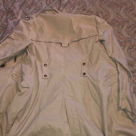 BB DAKOTA TRENCH COAT - Picture 5 of 5